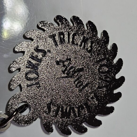 Accio! Magic Delivered Village Harry Potter Hogsmeade Zonko's Joke Shop Key - Picture 4 of 10